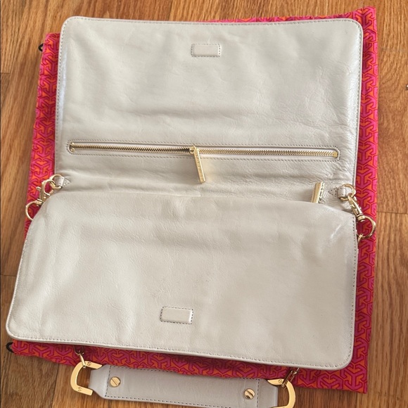 Tory Burch Beige Leather Wristlet - Picture 6 of 6